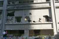 09-12-01_Brooks_Brothers__Ground_Floor_of_1_Liberty_Plaza.JPG